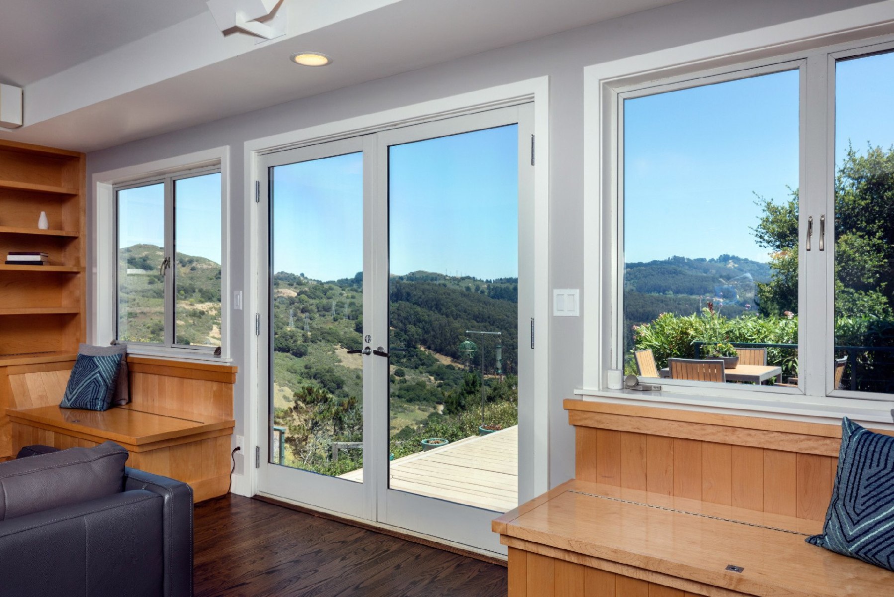 Aluminum vs Vinyl Windows Which Fits Better in Your Home?