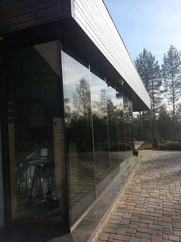 Stikla fasāde