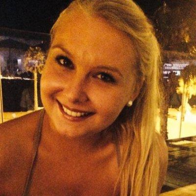 Chloe Lunacek Photo Profile