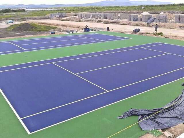 Cancha deportiva / Construcción y mantenimiento de Canchas de lTenis